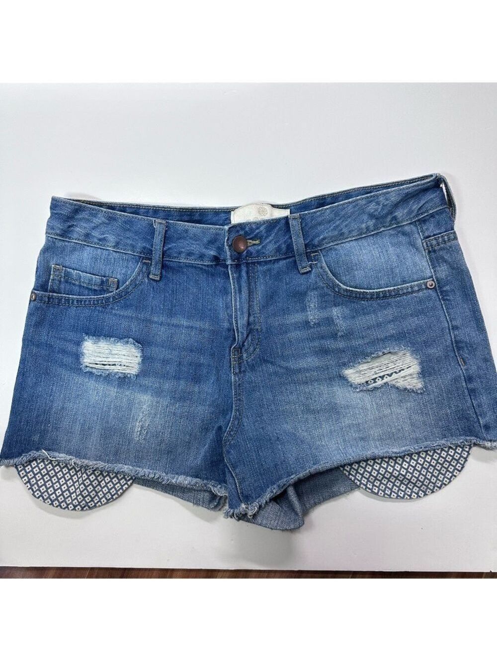 PIECES  (Euro Brand) CUT OFF DENIM SHORTS W/DECORATIVE INTERIOR POCKETS Sz MED
